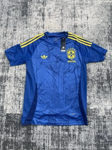 Brazil Jesus black and yellow football shirt size medium mens