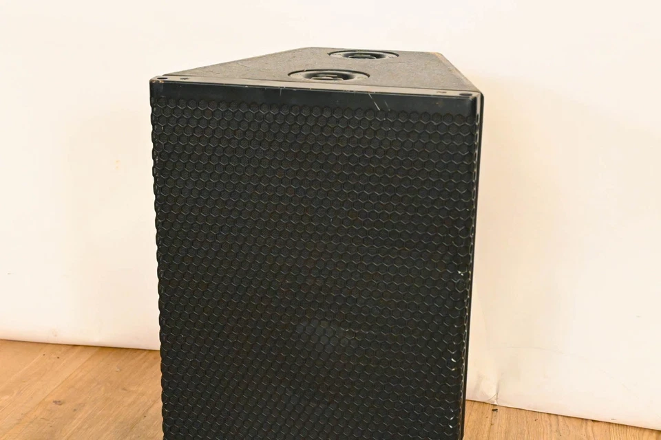 Meyer Sound UPA-1P Compact Wide Coverage Loudspeaker CG01UM3 - Image 2 of 4