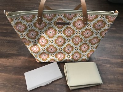 NWT Petunia Pickle Bottom Downtown Tote Glazed Mosaics Montijo Baby Diaper Bag