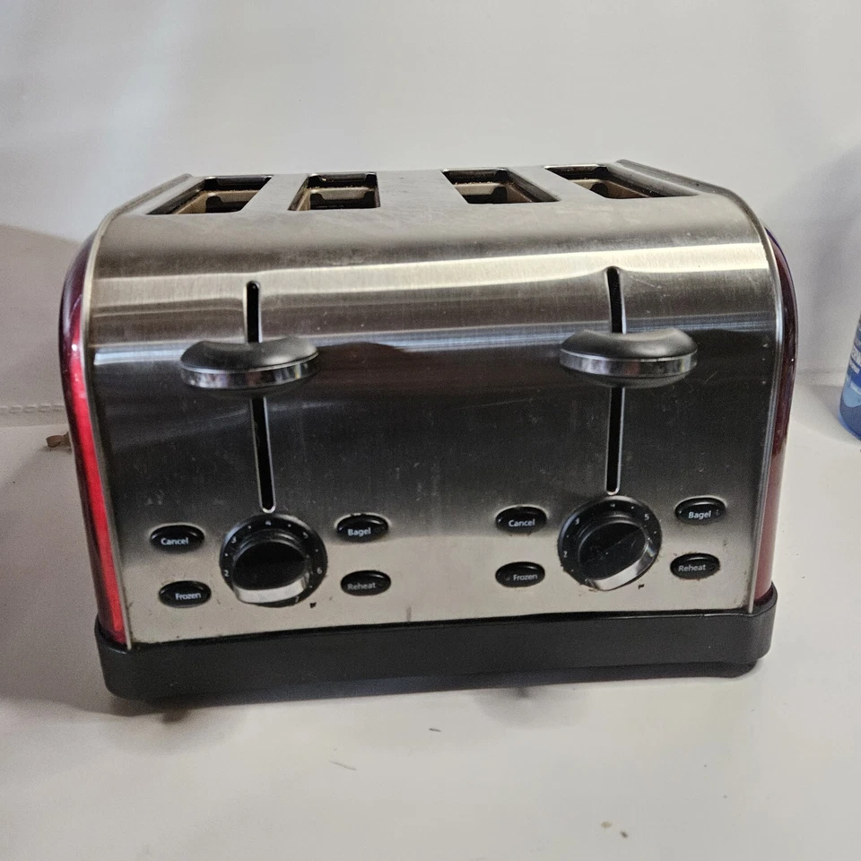 Oster TSSTTRWF4R -4 Slice Red Brushed Stainless Steel Toaster - Image 3 of 4