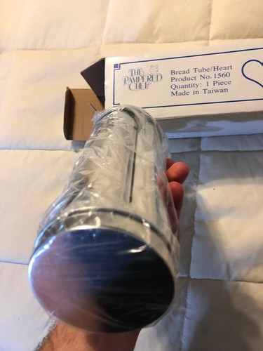NEW THE PAMPERED CHEF BREAD HEART TUBE #1560 - Picture 4 of 4