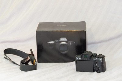 Sony Alpha a7 IV Mirrorless Camera 33MP (A7 ILCE-7M4 Body) 