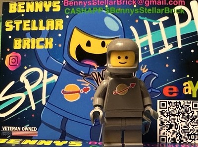 LEGO Classic Spaceman Dark Grey With Space Helmet Custom Air - Main Image