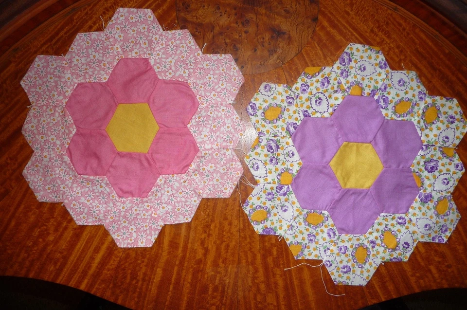 Antique Vintage Lot of 6 Grandmother’s Flower Garden Quilt Blocks - Image 4 of 4