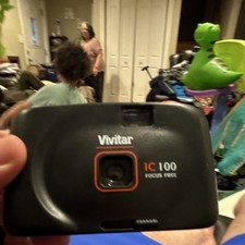 Vivitar IC 100 Focus Free 35mm Point Shoot Film Camera Black