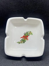  Vintage Haeger 925 USA Christmas Holiday White With Holly Ceramic Ashtray 4"