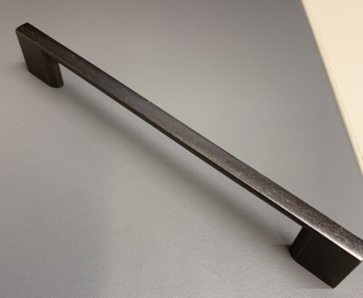 Konvolut 12 x schmale quadratische Zinn D Griff Befestigungslöcher 160 mm - neu letzter Lagerbestand