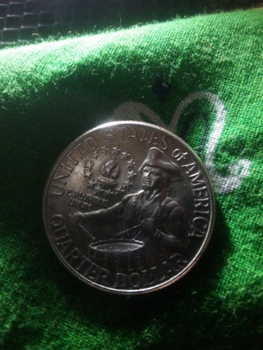 1776-1976 D US Bicentennial quarter fingers missing on left hand rare error - Picture 9 of 9