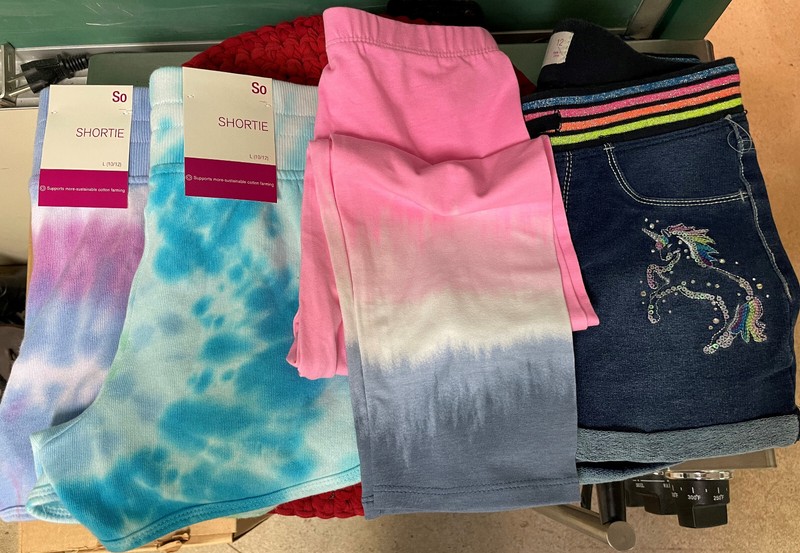 4 girl sz 10-12 SO clothes, 3 shorts & 1 capris,2 NWT SO girl shorts, MINT