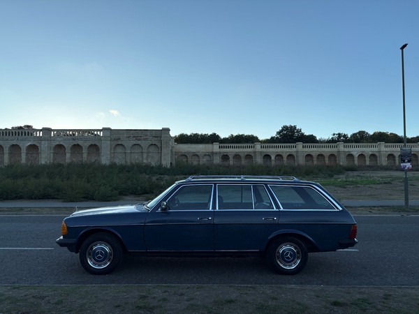 eBay - 1982 Mercedes 200T S123 Estate