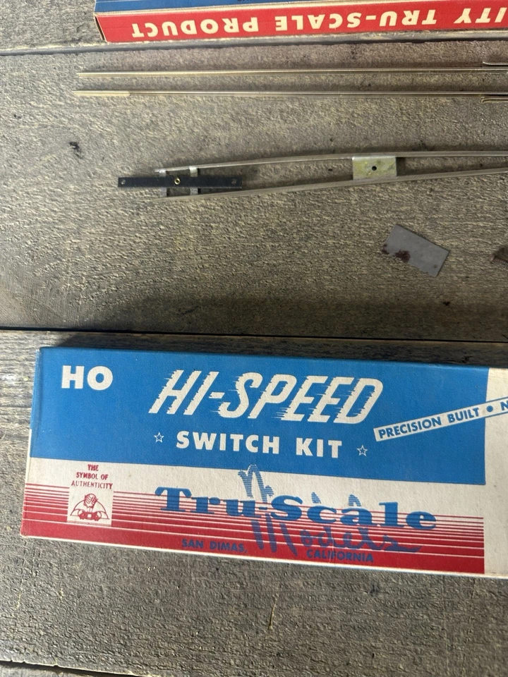Vintage Tru-Scale HO High-Speed Train Track Switch Kit #8 Left Hand 2 Pack - Image 2 of 4
