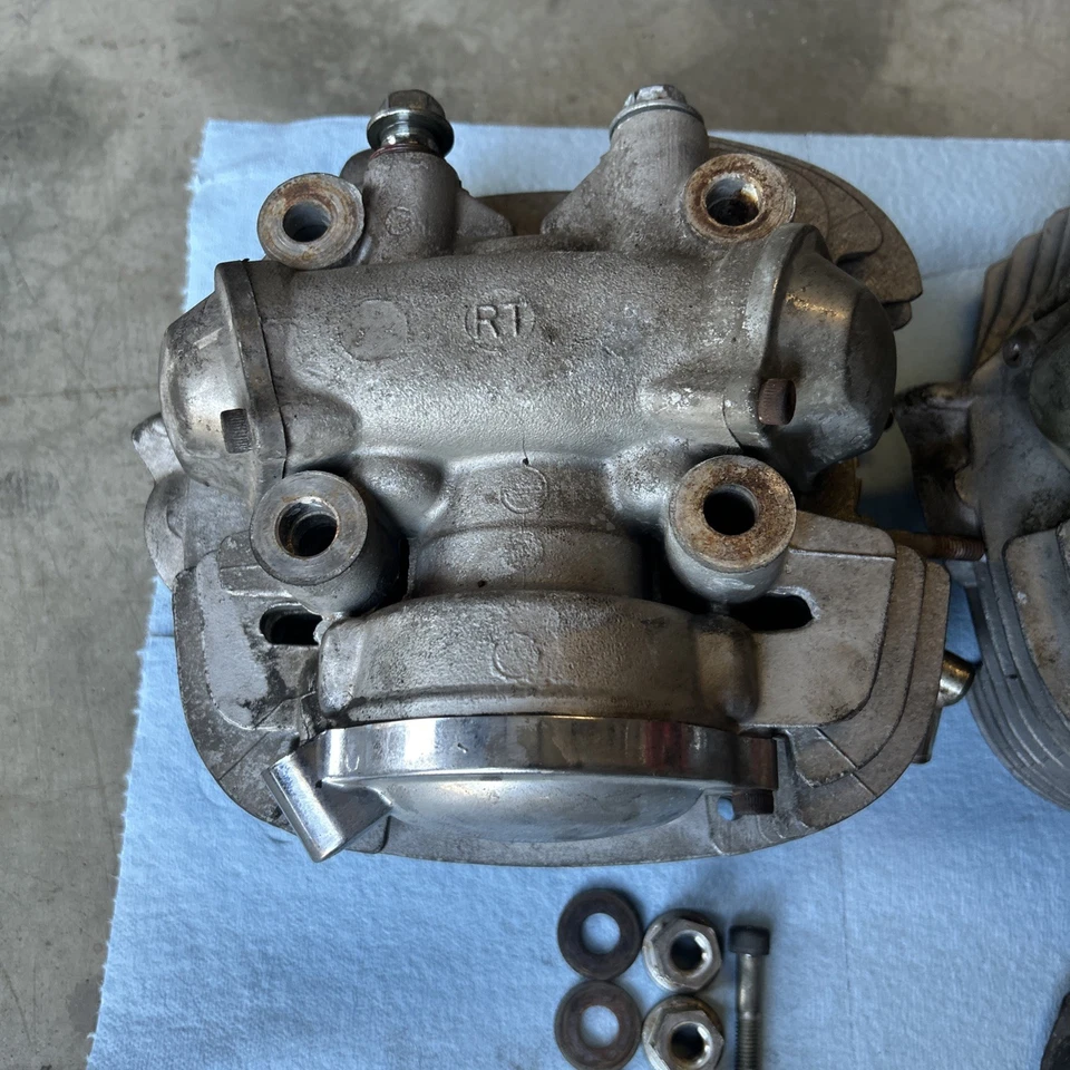 Yamaha Virago 750 XV750 1988-1997 culatas delanteras traseras árboles de levas y válvulas Foto 2 de 4