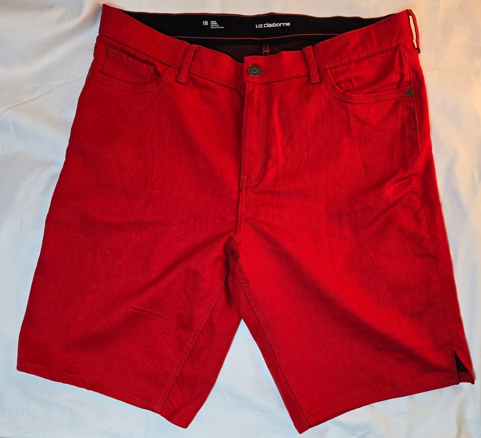Liz Claiborne Sara Shorts Women's Size 18 Red Mid Rise Stretch Bermuda Denim Sho