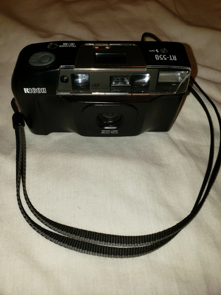 Riken Ricoh RT-550  35mm/70mm  Camera.Untested. No Battery. Selling As Is/Parts  - Image 2 of 4