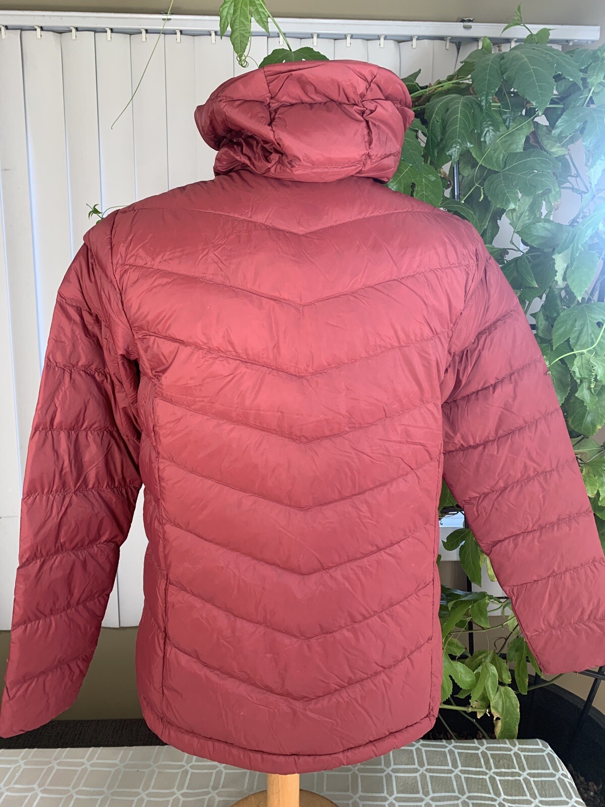 Eddie Bauer Women's M Microlight Packable Down Puffer Hooded Jacket