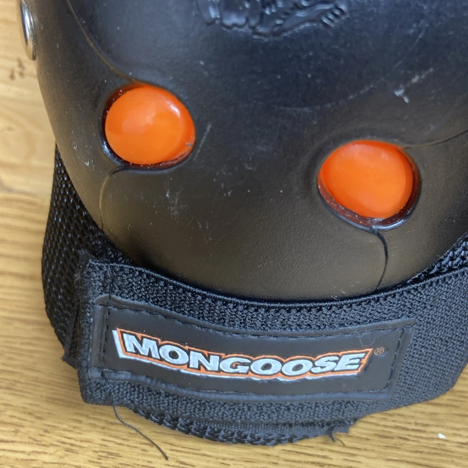 Mongoose BMX Gel Knee Pads Youth Size (M) - Image 4 of 4