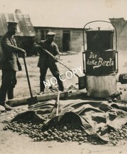 Foto PK WK I Soldaten heizen