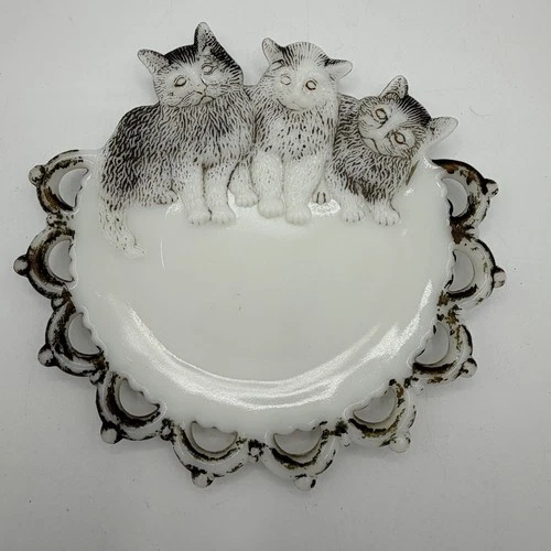 Vintage Westmoreland White Milk Glass Three Kittens Plate 7" Black Aged Paint