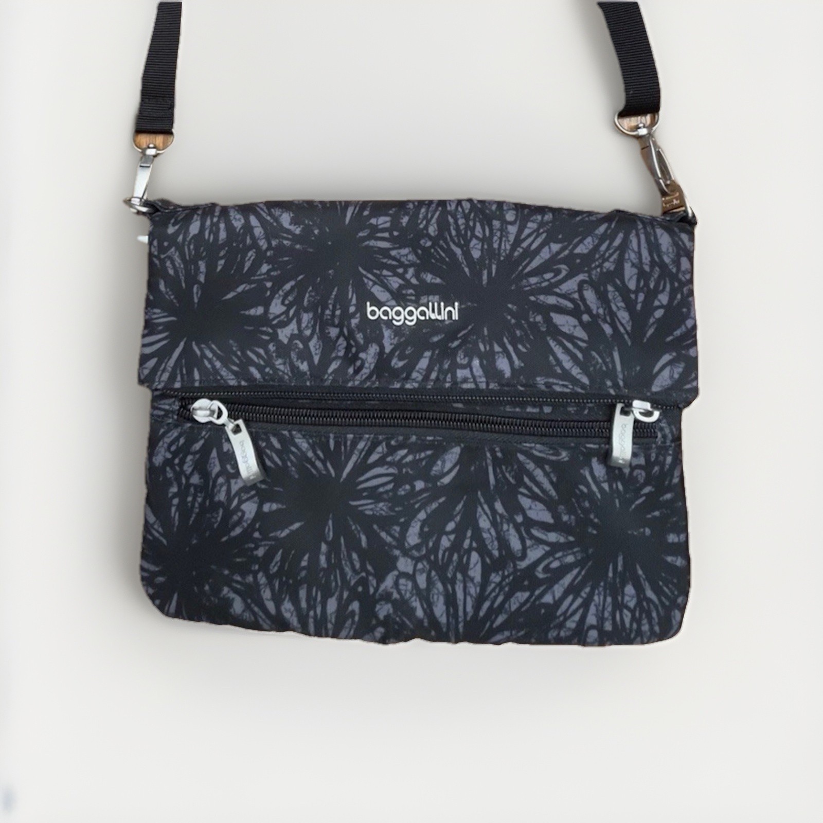 BAGGALLINI Flip Zip Essentials Travel Nylon Crossbody Bag Black Leopard Print