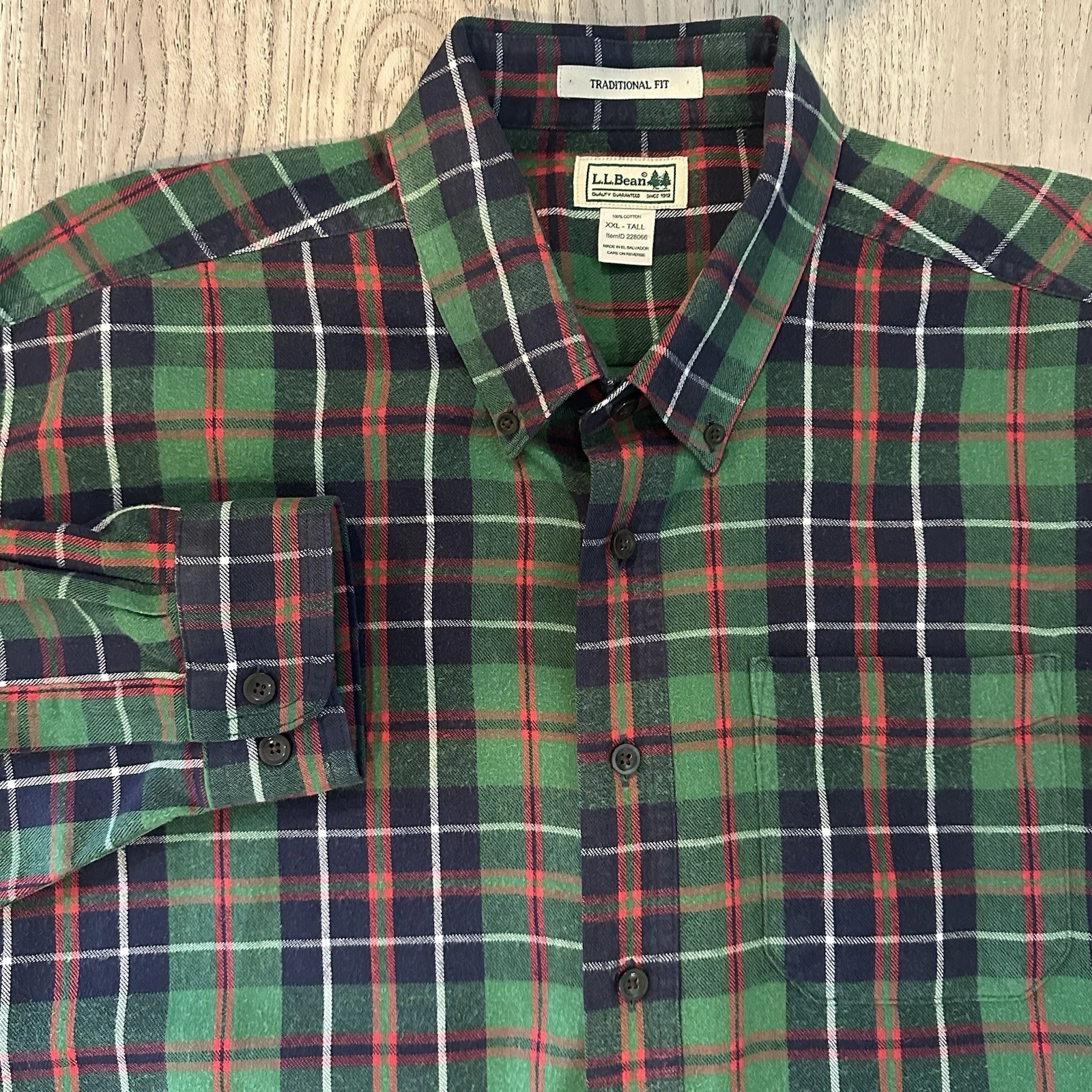 L.L.Bean Mens Size XXL Tall Button Up L/S Shirt Green Red Plaid Xmas Cotton