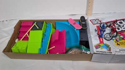 TECH DECK Neon Mega Park X-Connect Creator Glow-in-The-Dark Customizable Ramp