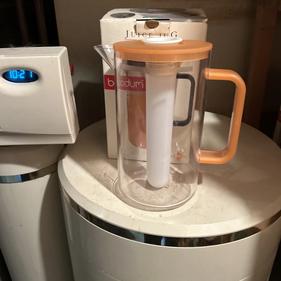 Bodum 2.5 Quart JUICE JUG / PITCHER with ICE INSERT - New In Box - Image 2 of 3