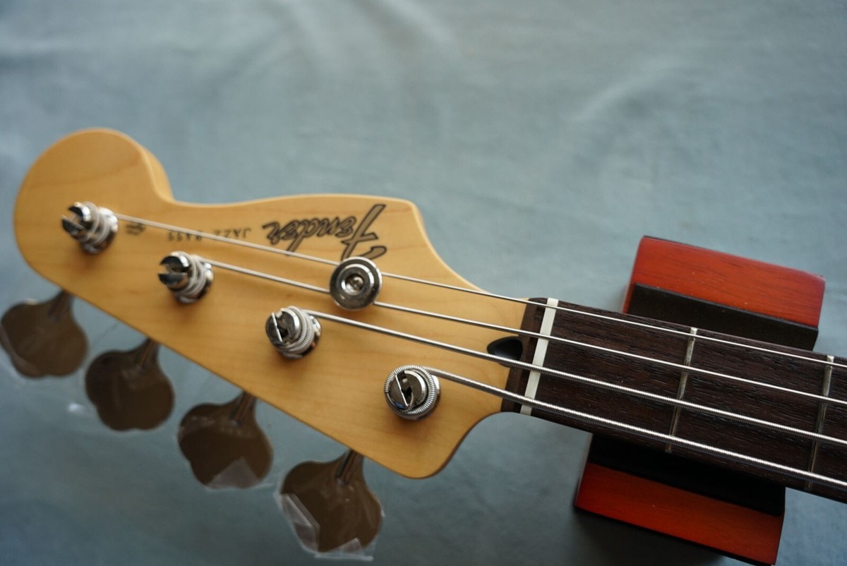 Fender Made in Japan Junior Collection Jazz Bass 3-Color Sunburst