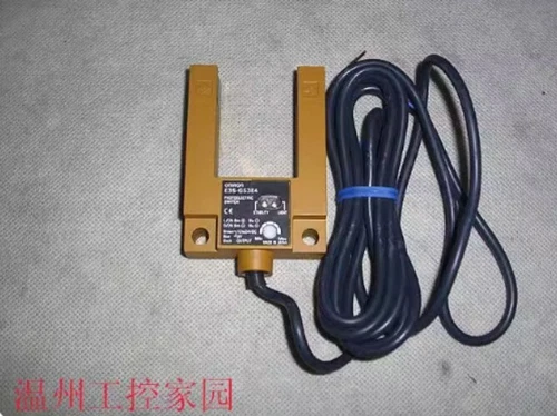 1pcs Used OMRON photoelectric sensor E3S-GS3E4