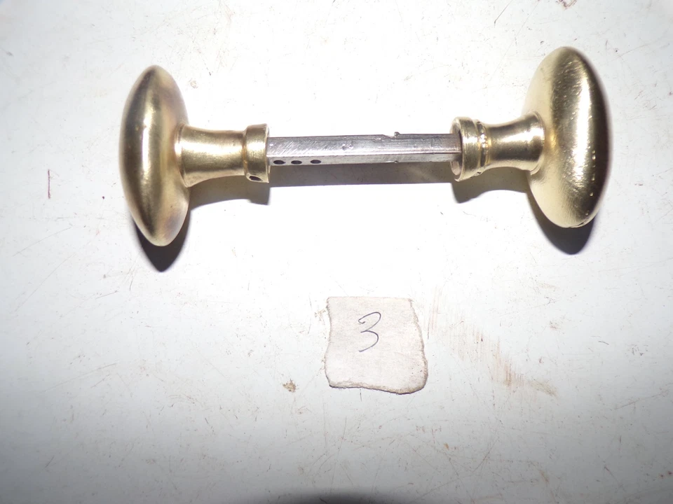Poignées de porte anciennes en laiton - Photo 1/1