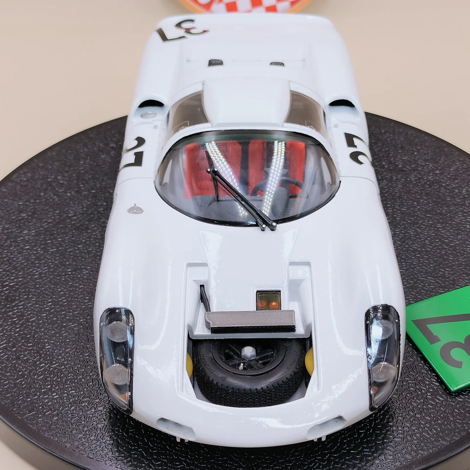 Exoto 1/18 Porsche 910 #37 White Green 12h Sebring Siffert Herrmann MTB00062 - Image 2 of 4