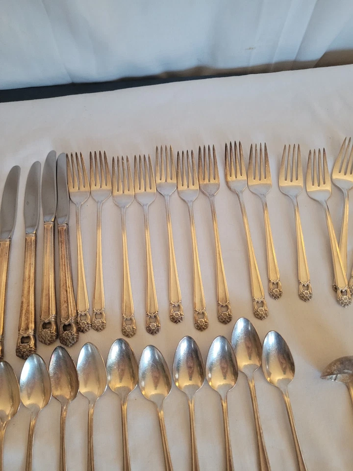 1847 Rogers bros Eternamente tuyo 60 piezas cubiertos plateados años 40 Foto 3 de 4
