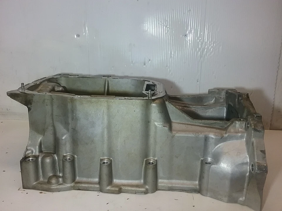 Toyota Prius 2010-2015 cárter de aceite de motor superior 2ZRFE híbrido 1,8 L 4 cilindros Foto 4 de 4