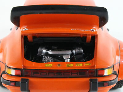 RACING LEGENDS     ポルシェ934/935 Exoto Racing Legends Porsche 934/935 RSR Orange 1:18 Scale