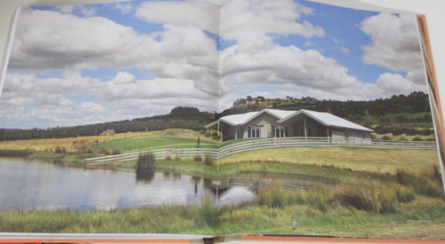 Flavours Of Tasmania, Restaurants Wineries & Producers - HB 9780648003298 - Picture 8 of 10