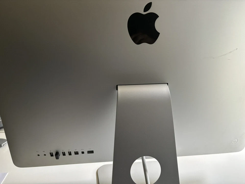 Apple iMac 21.5" Late 2009 Intel Core 2 Duo 3.06 GHz 4GB RAM— Good - Image 4 of 4