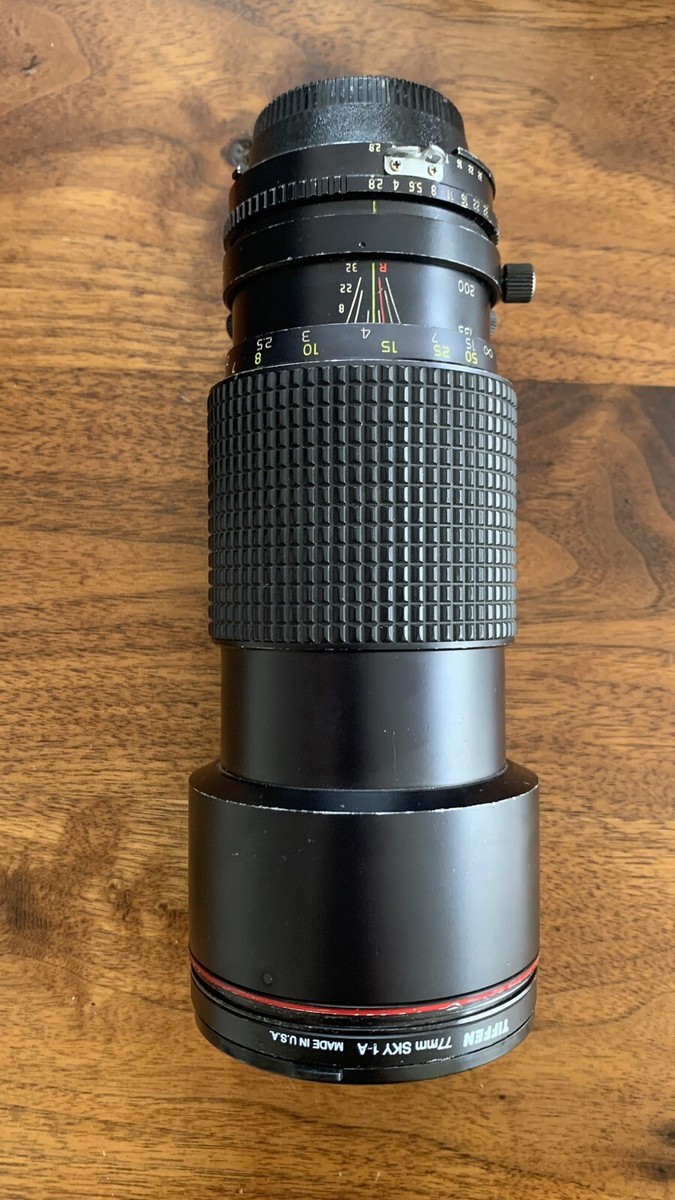 Tokina 80-200mm f2.8 AT-X AF Lens Nikon Mount With Case And Tokina 80-200mm f2.8 AT-X AF Lens Nikon Mount With Case And