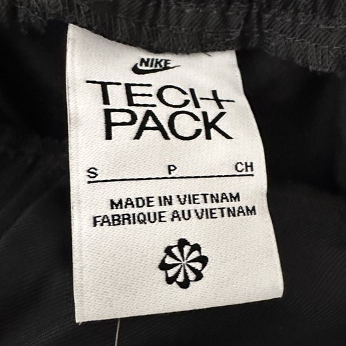 Nike Sportswear Tech Pack Shorts Woven Utility FB7528-010 Black Mens Small $115 - Picture 6 of 7