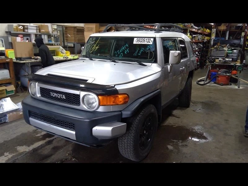 Radiador compatible con 07-14 FJ CRUISER 980210 Foto 3 de 4