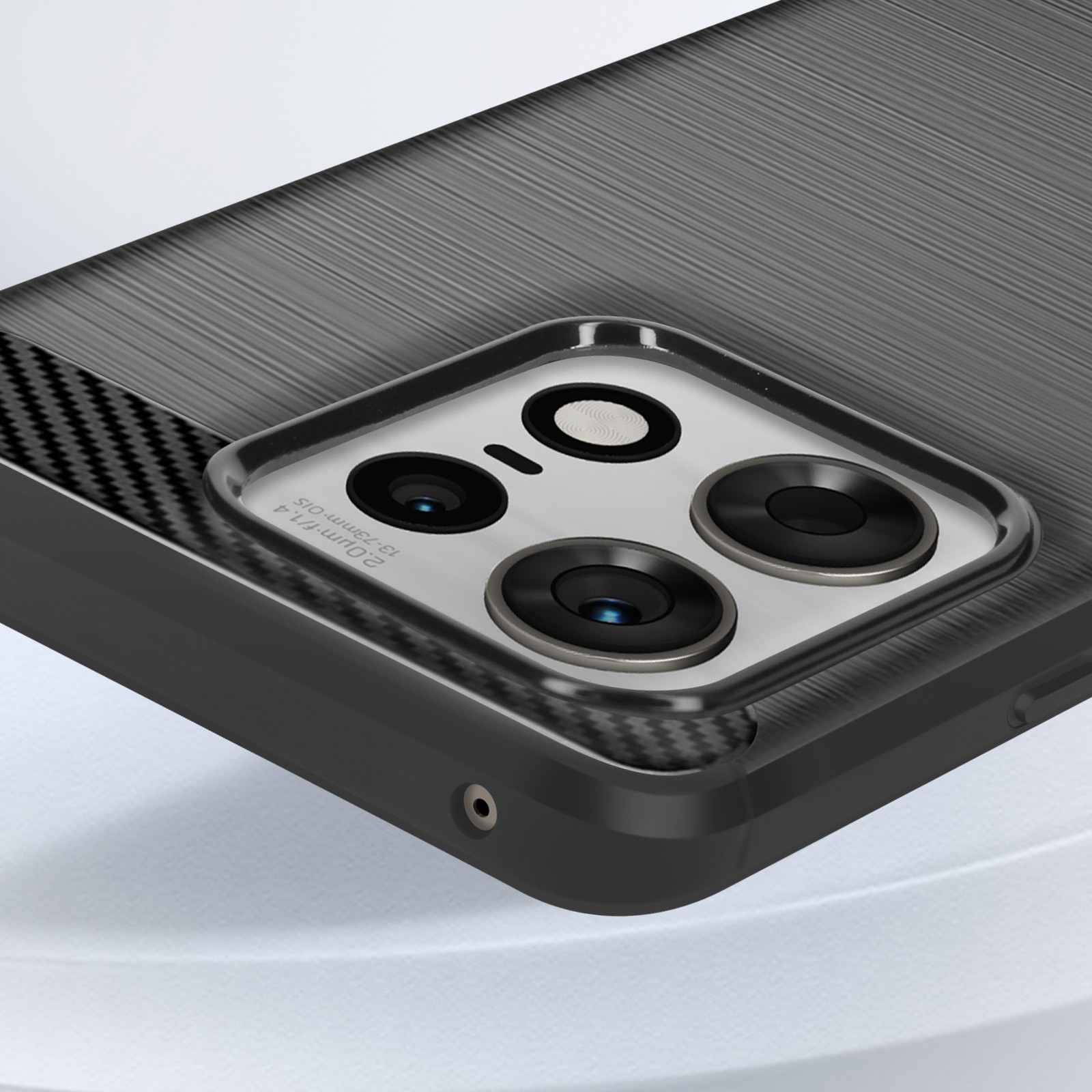 Coque Edge 50 Pro silicone au fini brossé élégant et minimaliste - 3