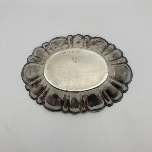 Vintage L.S.B Co. Superfine Silver Plate Scalloped Bowl, Small Candy Dish 7x5 - Picture 4 of 6