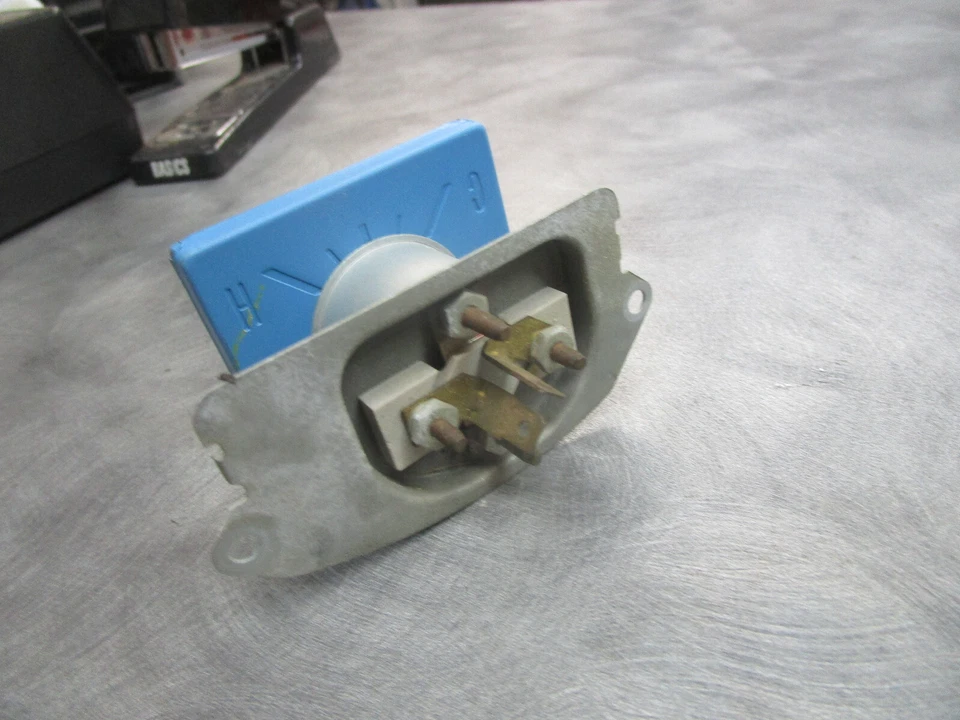 1965 1966 CADILLAC DEVILLE ELDORADOFLEETWOOD CALAIS ДАТЧИК ТЕМПЕРАТУРЫ В ПРИБОРНОЙ ПАНЕЛИ - Изображение 3 из 3