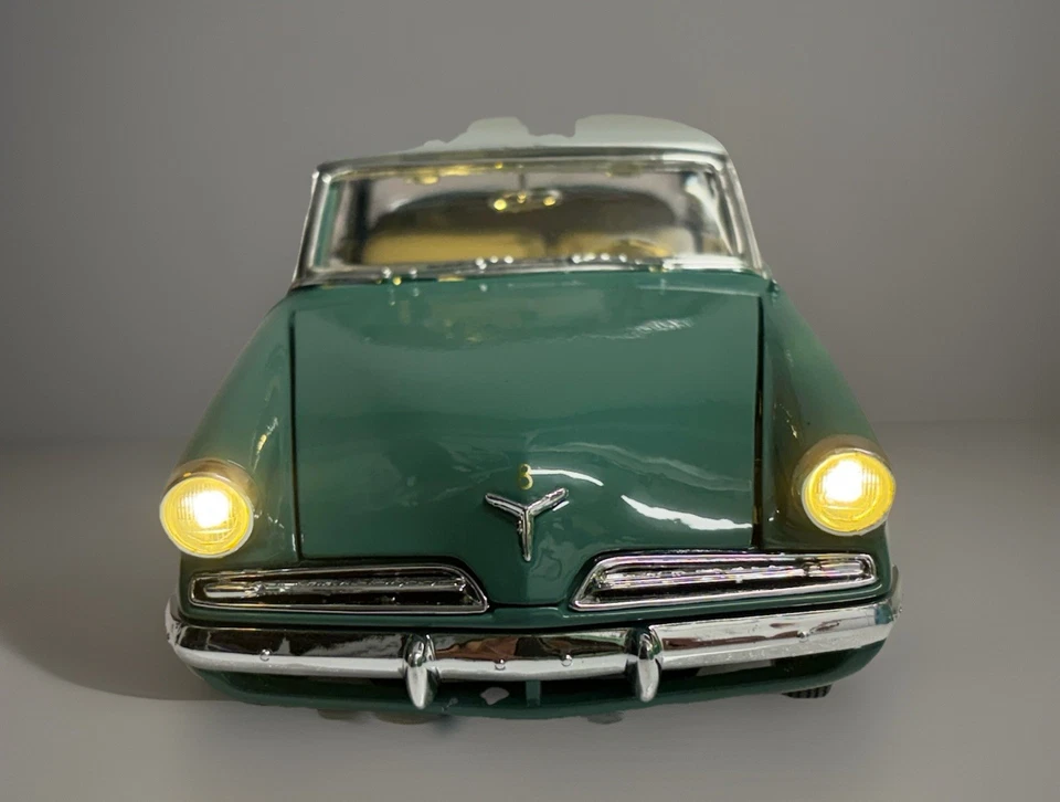 Studebaker Starliner 1953 escala 1/18 Maisto edición especial luces de trabajo Foto 2 de 4