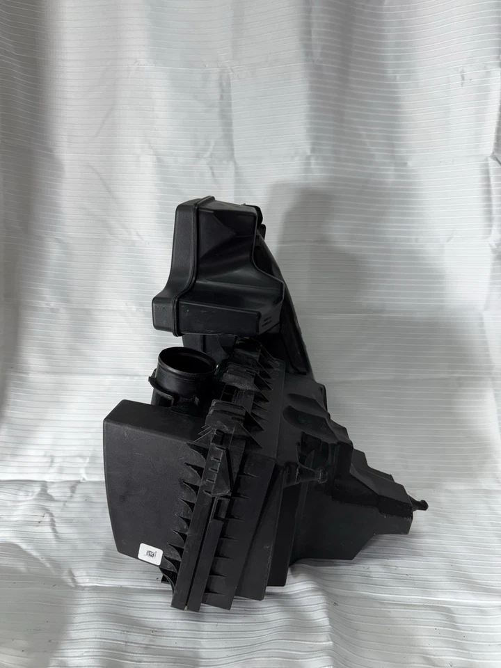 Коробка фильтра впускного корпуса воздухоочистителя двигателя Ford Fusion 2013 - 2019 годов выпуска 2,5 л оригинальная - Изображение 2 из 4