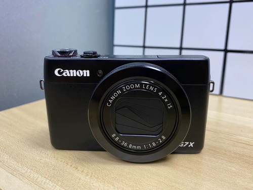 Canon PowerShot G7X (G7X mark I)20.3 MP Optical 4.2X Zoom Digital Camera - Picture 3 of 8