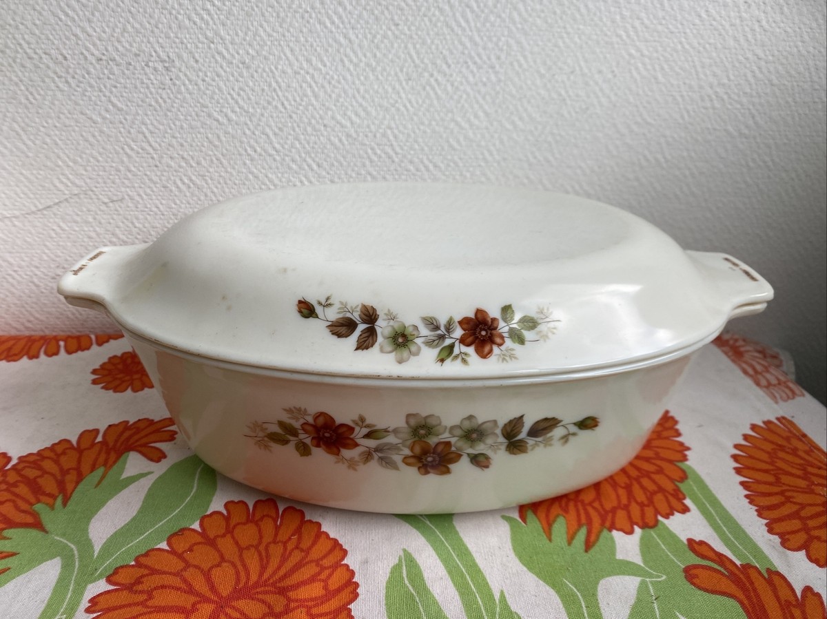 Cocotte en PYREX avec son couvercle - Arts de la table