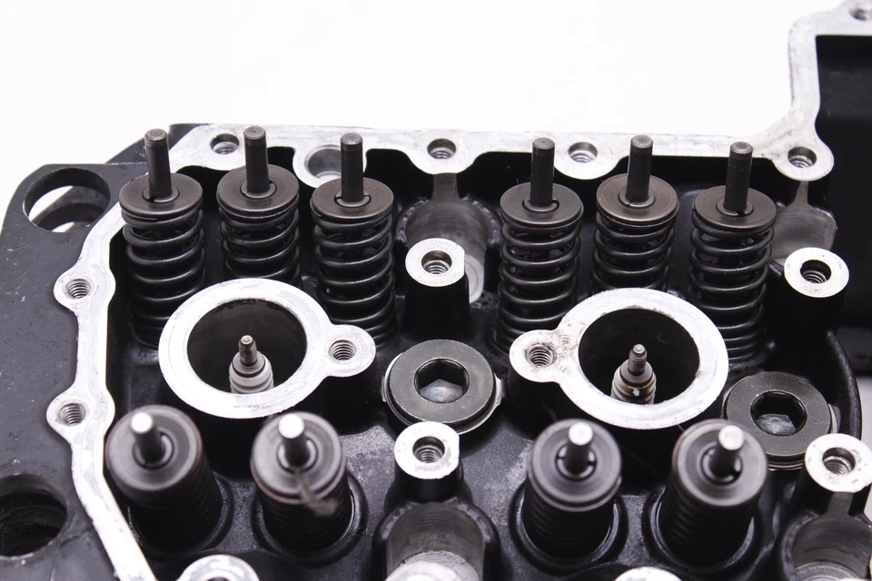 86-87 YAMAHA FAZER 700 FZX700 OEM ENGINE TOP END CYLINDER HEAD EB4 - Image 4 of 4