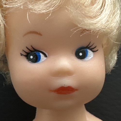 Mini bambola vintage in plastica 4 pollici bambola anni 60 - Foto 8 di 8