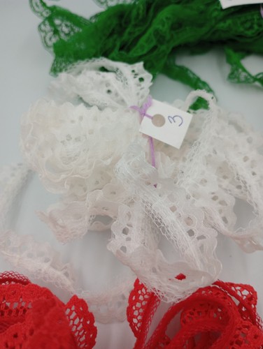 Lot of 23+ Yards New Vintage Lace Trims Sewing Craft White Green Red Christmas - Picture 7 of 9