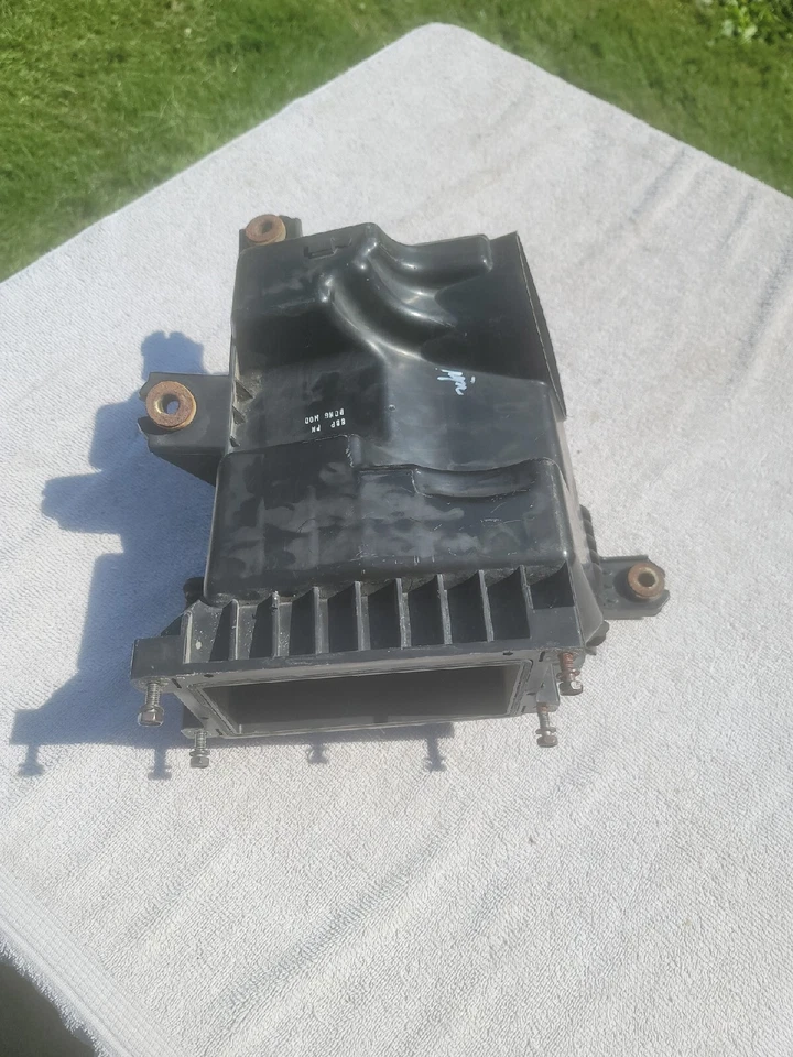 X 06 07 08 09 10 11 HYUNDAI AZERA CAJA FILTRO DE AIRE CON HARDWARE 3,8 L OEM Foto 2 de 4