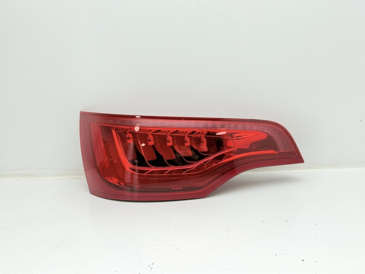 2010-2015 AUDI Q7 - LEFT Upper LED TAIL Light / LAMP OEM